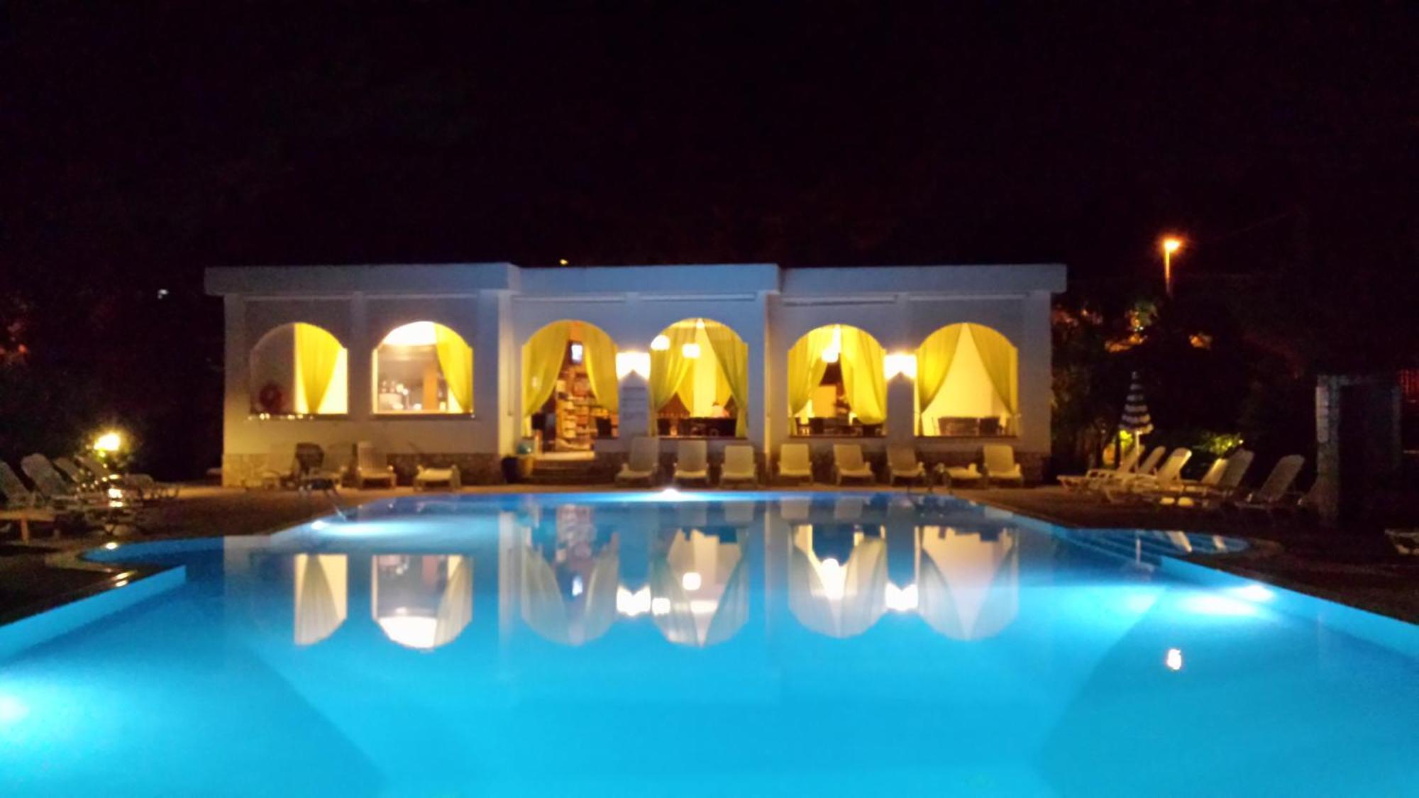 Villaggio Alba Chiara Βιέστε Εξωτερικό φωτογραφία